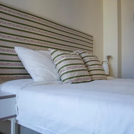 Hostel Sweet Swell