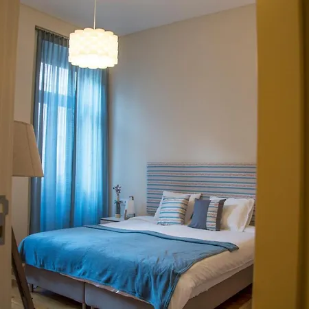 Hostel Sweet Swell